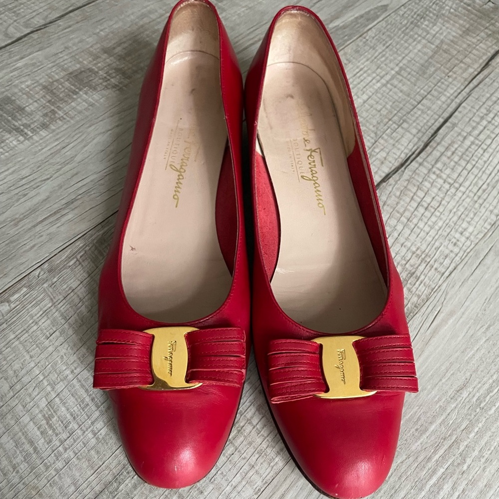 Salvatore Ferragamo Red Leather Vara Bow Flats with Gold Hardware